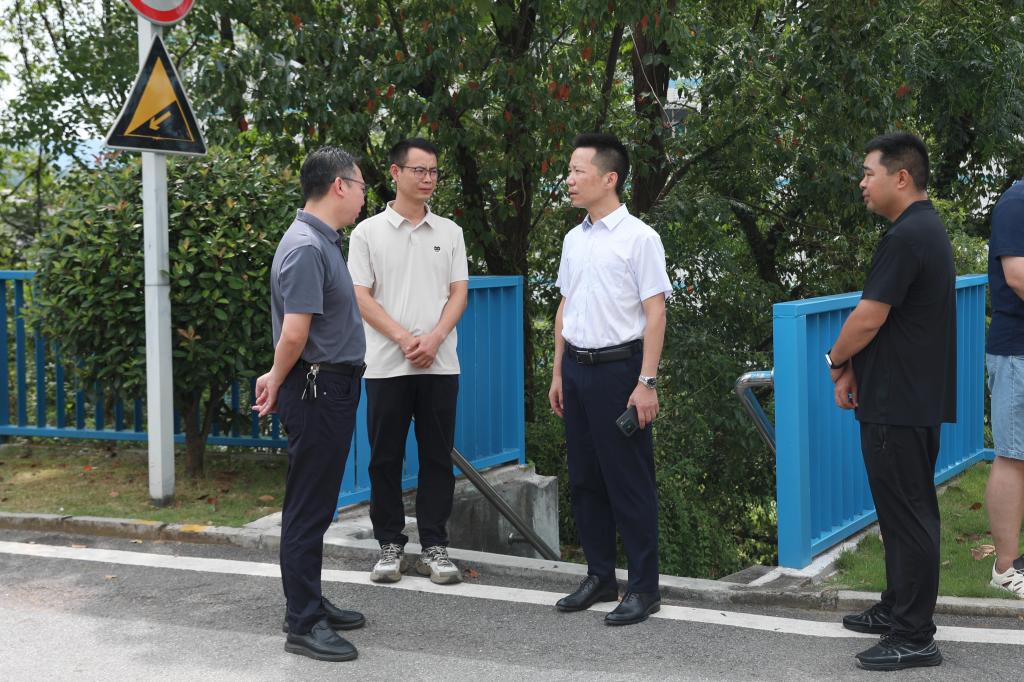 紧扣“守底线