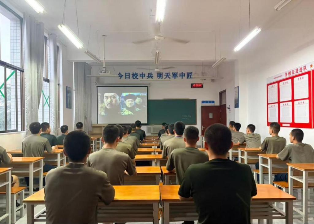 对标先进明方向研讨先锋践初心