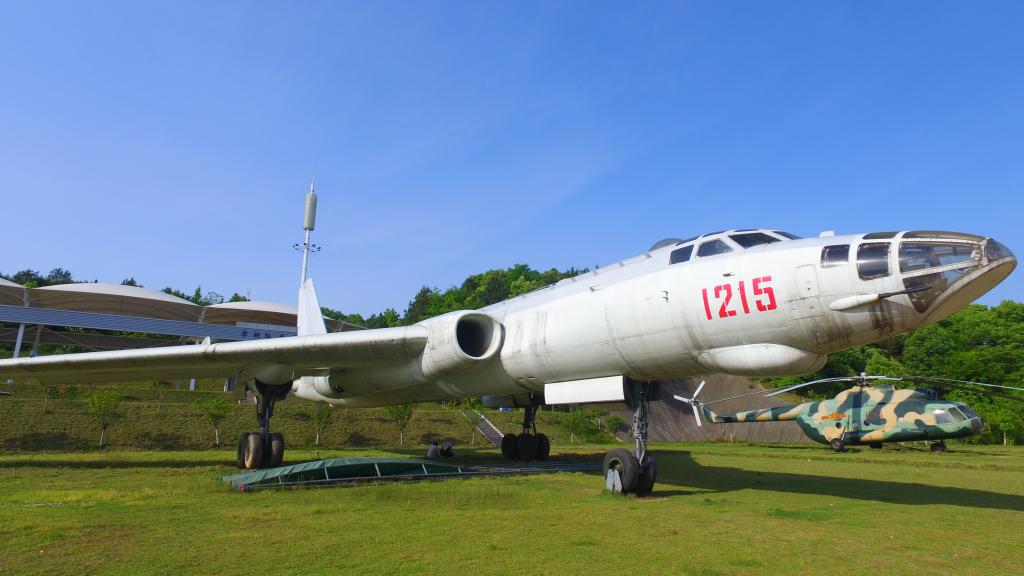 轰-6轰炸机